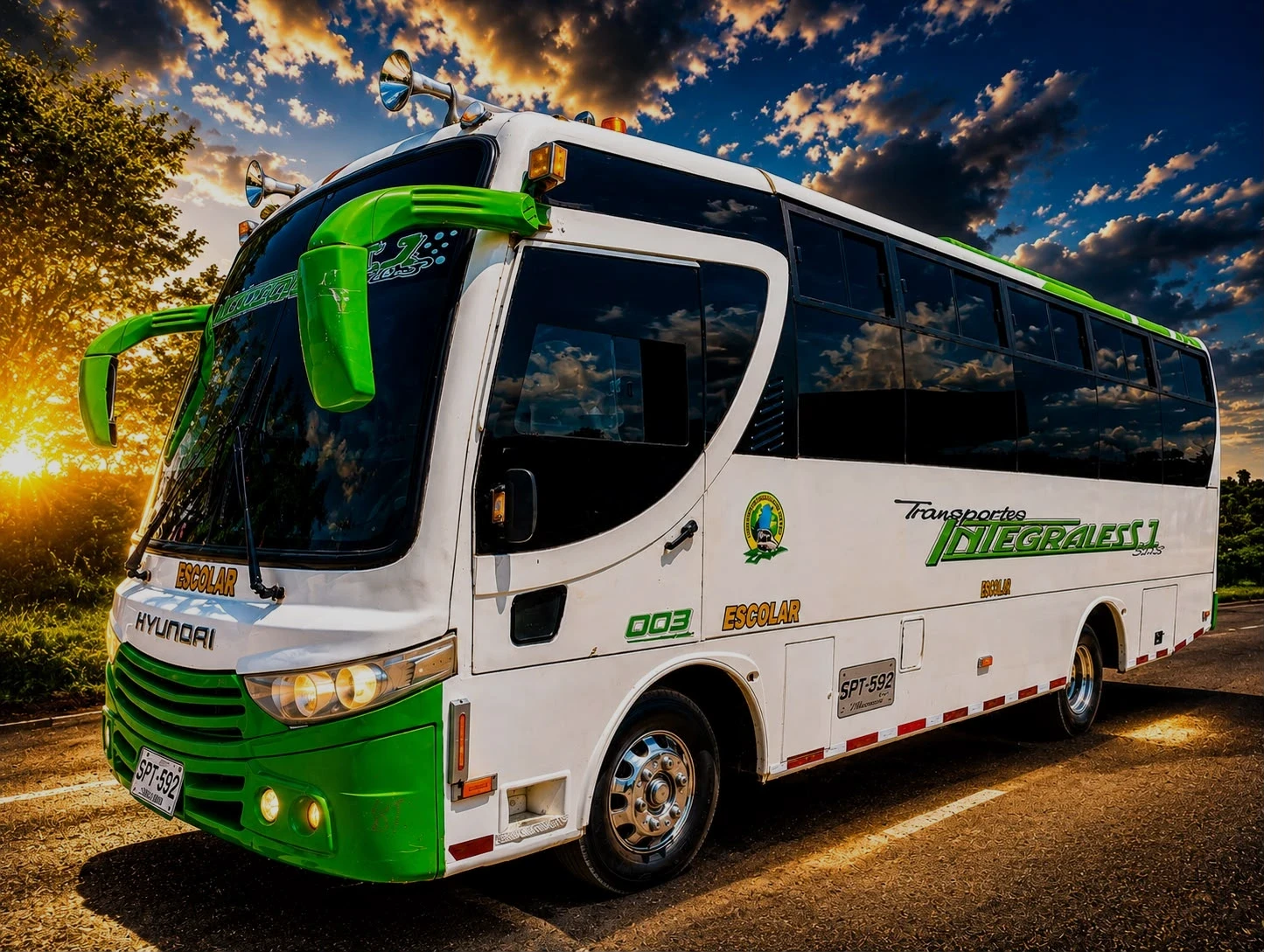 Flota de buses Transportes Integrales SJ S.A.S.